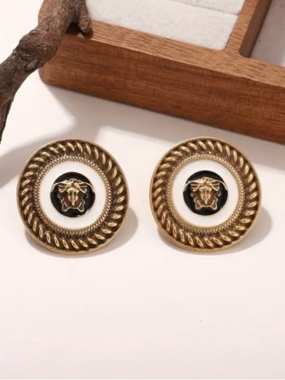 Women’s Earrings 925 stamped unbranded.